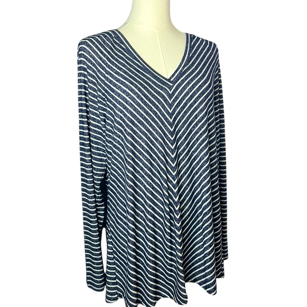 ~ Nic+ Zoe Blue/ Purple and White Striped V-Neck Women's‎ Top Size large